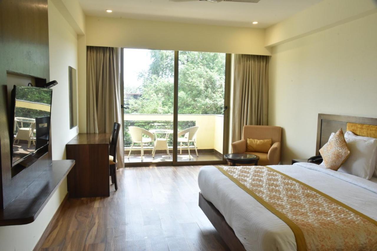 Bells Beach Resort , A Unit Of Resort De Balneaire Калангуте Екстериор снимка