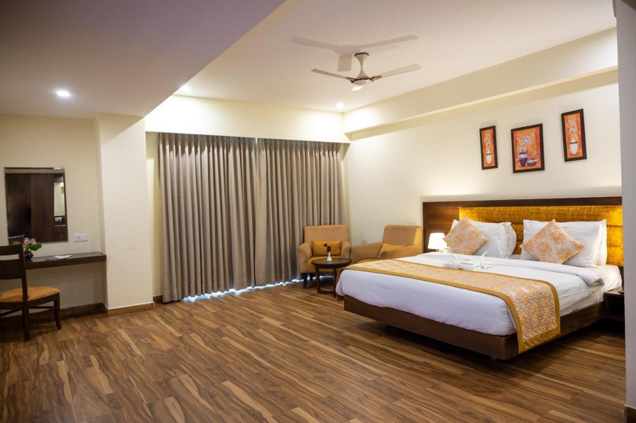 Bells Beach Resort , A Unit Of Resort De Balneaire Калангуте Екстериор снимка